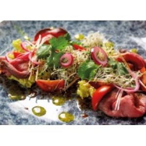 Паназиатский салат с ростбифом