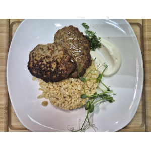 Оладьи из говяжьей печени с булгуром